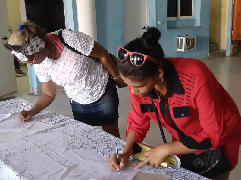 Pueblo palmero presente en convocatoria popular Mi Firma por la Patria