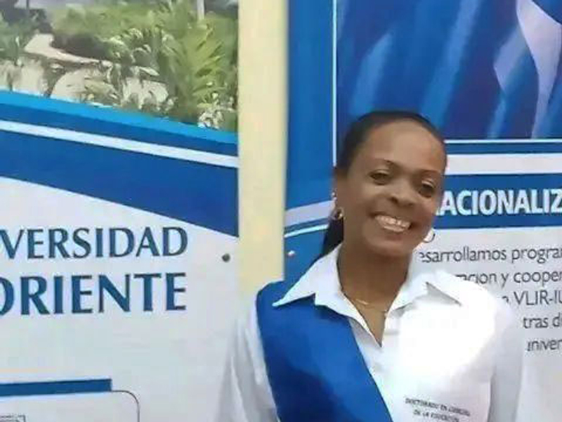 Feliz por su título Doctoral y se reafirma siempre como Maestra: Nelsa Semanat Aguilera  