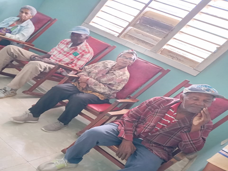  Sigamos ganándole a la vida, un abrazo a la vejez